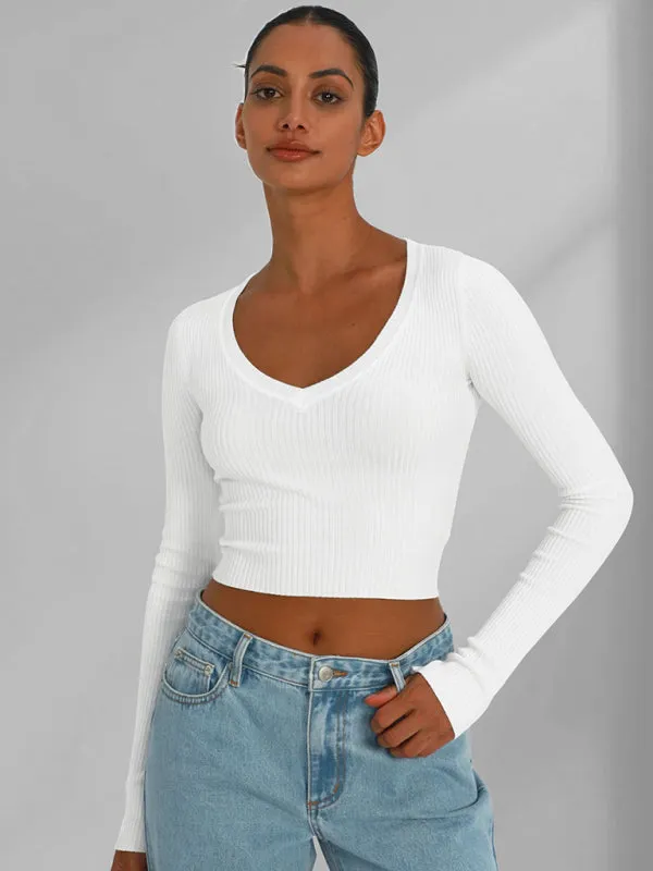 Elegant long-sleeved v-neck knitted top