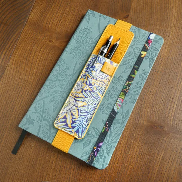 V&A Bookaroo Pen Pouch