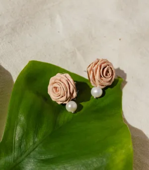 Woven Rosas With Pearls Earrings